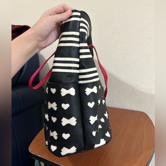 Betsey Johnson New York Black & White Striped Tote With Red Handles & Bow Accent - Picture 10 of 11